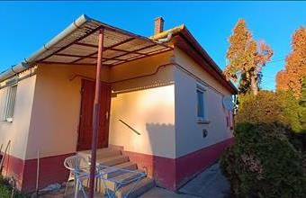 Eladó Szentesi családi ház hirdetés (71746755)
