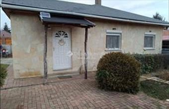 Eladó Úri családi ház hirdetés (43639269)