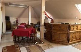 Eladó Székesfehérvári üzlethelyiség üzletházban hirdetés (31575395)