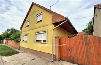Eladó Kiskunfélegyházai családi ház hirdetés (67574238)