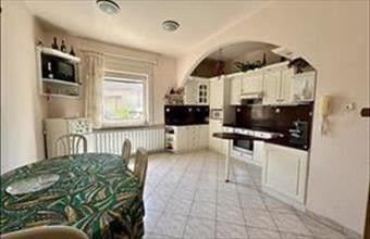 Eladó Váci családi ház hirdetés (43796552)