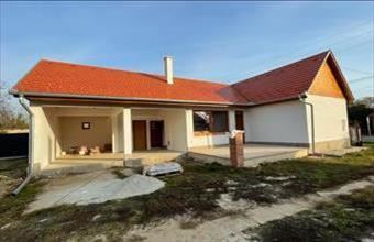 Eladó Somogyvári családi ház hirdetés (43938755)