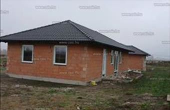 Eladó Kiskunlacházai családi ház hirdetés (96937727)