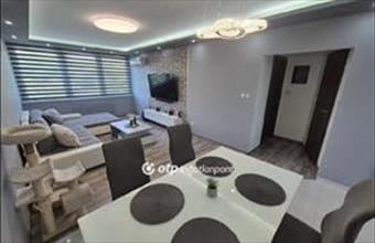 Eladó Szekszárdi csúsztatott zsalus lakás hirdetés (96887943)