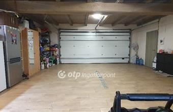 Eladó Paksi családi ház hirdetés (77875678)