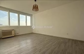 Eladó Szombathelyi csúsztatott zsalus lakás hirdetés (95232647)