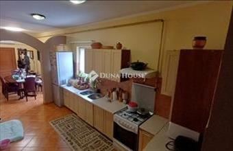 Eladó Budapest XV. kerületi családi ház hirdetés (47974335)
