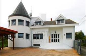 Eladó Szombathelyi családi ház hirdetés (77734555)