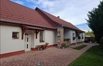 Eladó Balatonkenesei családi ház hirdetés (23933782)