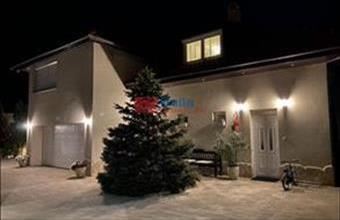 Eladó Velencei családi ház hirdetés (95235666)