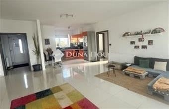 Eladó Veszprémi családi ház hirdetés (73899675)