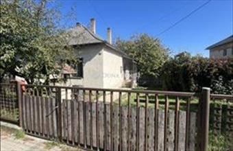 Eladó Felcsúti családi ház hirdetés (34365454)