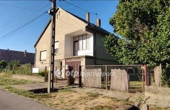 Eladó Szedresi családi ház hirdetés (23239242)