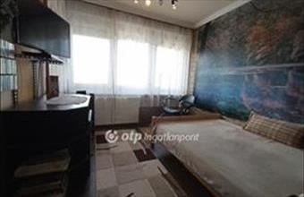 Eladó Gyöngyösi csúsztatott zsalus lakás hirdetés (91733334)