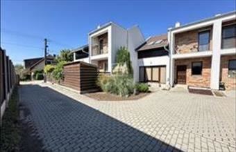 Kiadó Velencei családi ház hirdetés (99895335)