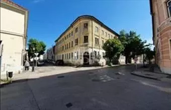 Kiadó Székesfehérvári iroda irodaházban hirdetés (65583575)