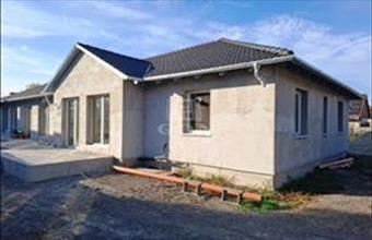 Eladó Kiskunlacházai sorház hirdetés (57623925)