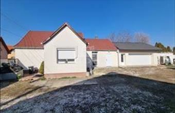 Eladó Székesfehérvári családi ház hirdetés (65747789)