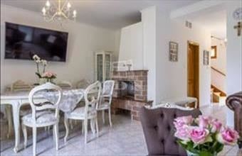 Eladó Balatonfenyvesi családi ház hirdetés (54442153)