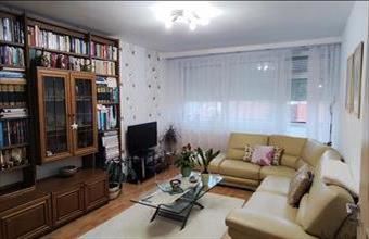 Eladó Egeri csúsztatott zsalus lakás hirdetés (47554374)