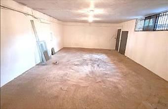 Kiadó Nyíregyházai egyedi garázs hirdetés (82435723)