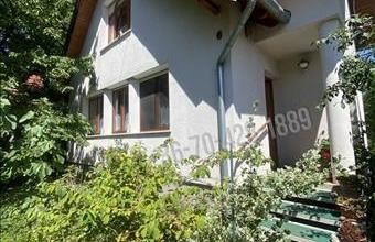 Eladó Solymári családi ház hirdetés (32643422)