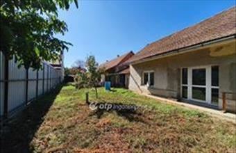 Eladó Szentesi családi ház hirdetés (74271676)