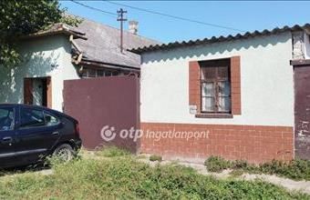 Eladó Decsi családi ház hirdetés (83452372)