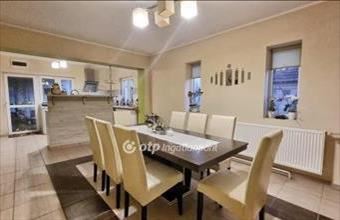 Eladó Nyíregyházai családi ház hirdetés (84732745)