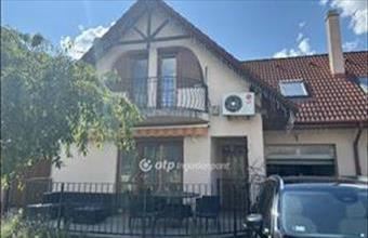 Eladó Hajdúszoboszlói sorház hirdetés (33138844)