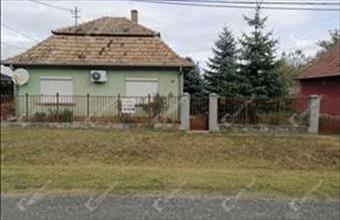 Eladó Péri családi ház hirdetés (83274499)