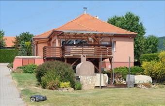 Eladó Balatongyöröki családi ház hirdetés (93414484)