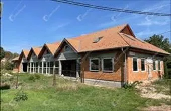 Eladó Pétfürdői családi ház hirdetés (32259973)