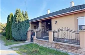 Eladó Péceli ikerház hirdetés (32862628)