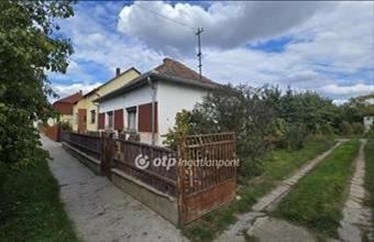 Eladó Nádudvari családi ház hirdetés (88984781)