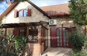 Eladó Jászberényi családi ház hirdetés (53873693)