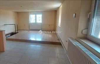 Eladó Pécsi családi ház hirdetés (94334258)