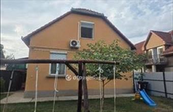 Eladó Szolnoki családi ház hirdetés (42697495)