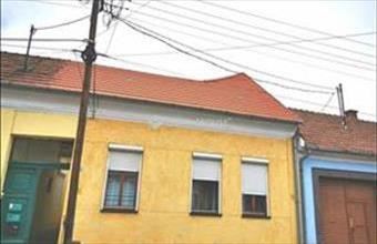 Eladó Esztergomi házrész hirdetés (99154566)