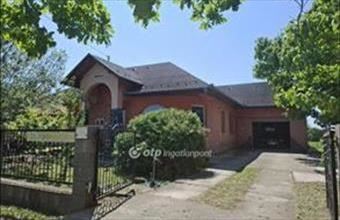 Eladó Komádi családi ház hirdetés (36251753)