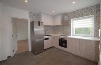 Eladó Velencei családi ház hirdetés (57853323)