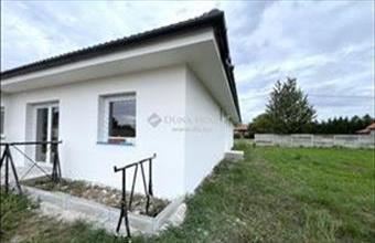 Eladó Kiskunlacházai családi ház hirdetés (33385324)