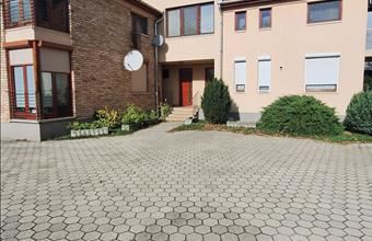 Eladó Gödöllői tégla lakás hirdetés (27632232)