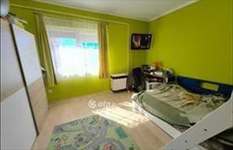 Eladó Kisújszállási családi ház hirdetés (66412332)