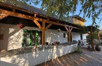 Eladó Velencei családi ház hirdetés (23657238)