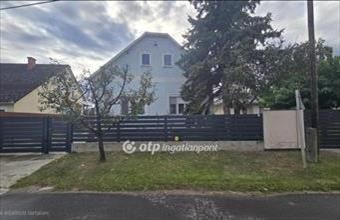 Eladó Nádudvari családi ház hirdetés (99542725)