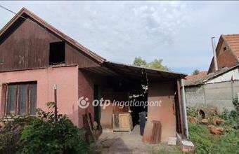 Eladó Jászberényi családi ház hirdetés (39923738)