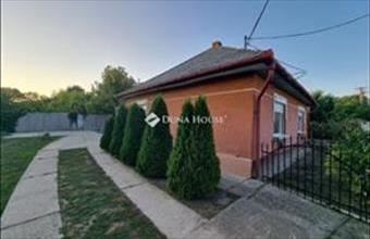 Eladó Tóalmási családi ház hirdetés (84973411)