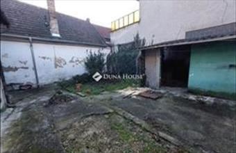 Eladó Váci családi ház hirdetés (44372324)