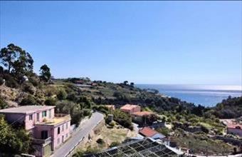 Eladó Olaszországi családi ház hirdetés (92351543)